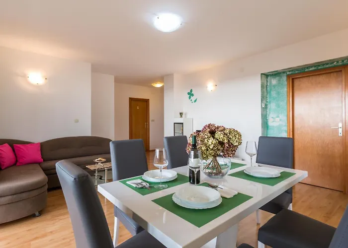 Appartement Izi 4 With Sea View-zeleni Kornić