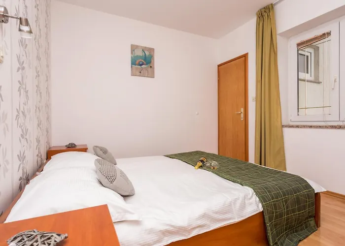 Izi 4 With Sea View-zeleni Appartement