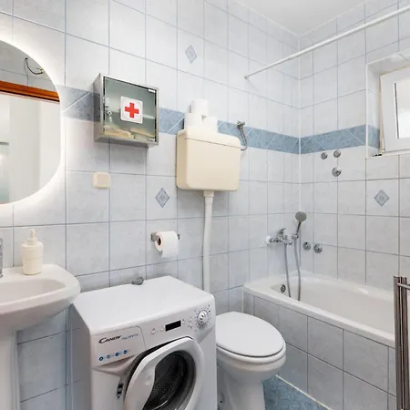 Appartamento Izi S Pogledom Na Kornić