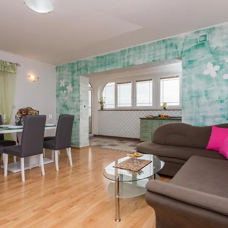 Apartament Izi S Pogledom Na